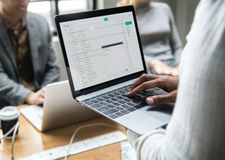 Can Small Businesses Compete with Big Tech?